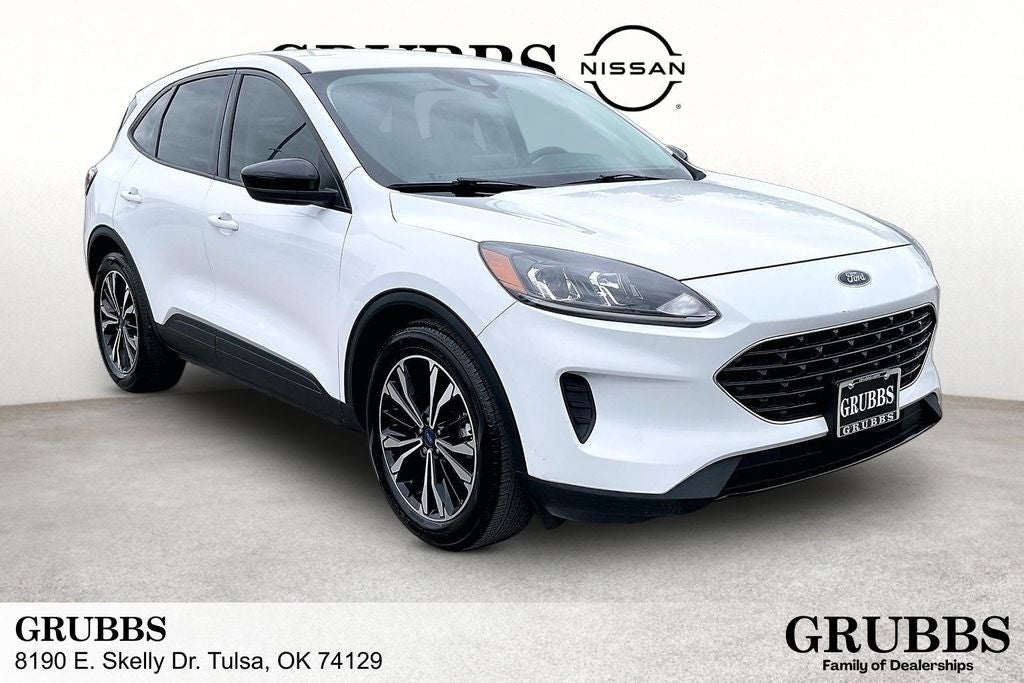 2022 Ford Escape SE in Oxford White — front three-quarter view