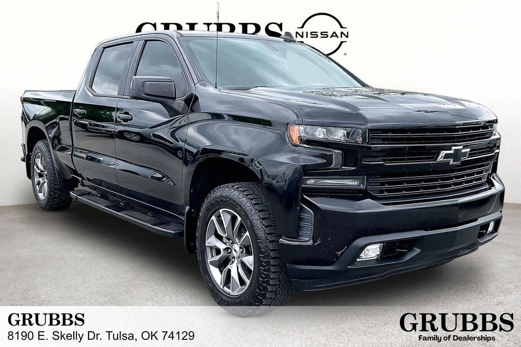 2019 Chevrolet Silverado 1500 RST in Black — front three-quarter view