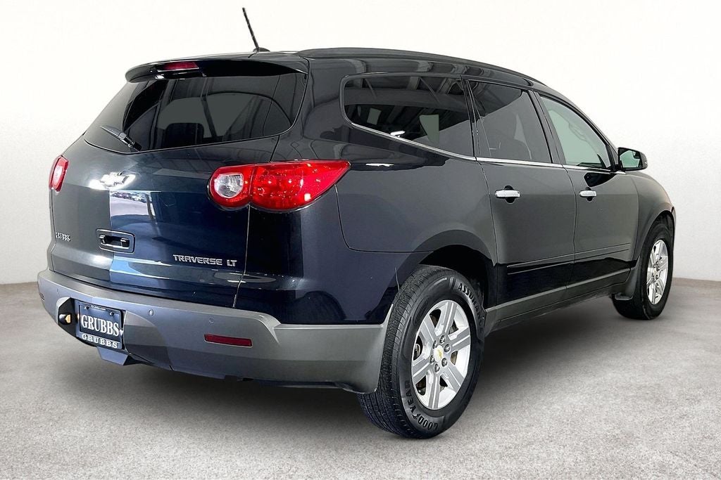 2011 Chevrolet Traverse — side profile view