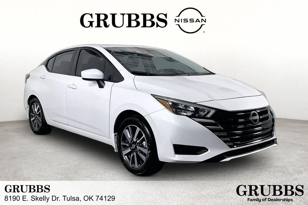 2025 Nissan Versa 1.6 SV in Aspen White Tricoat — front three-quarter view