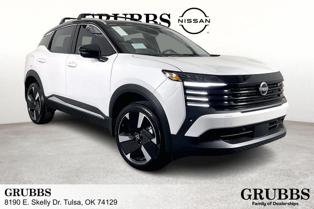 2026 Nissan Kicks SR in Aspen White/Super Black — front three-quarter view